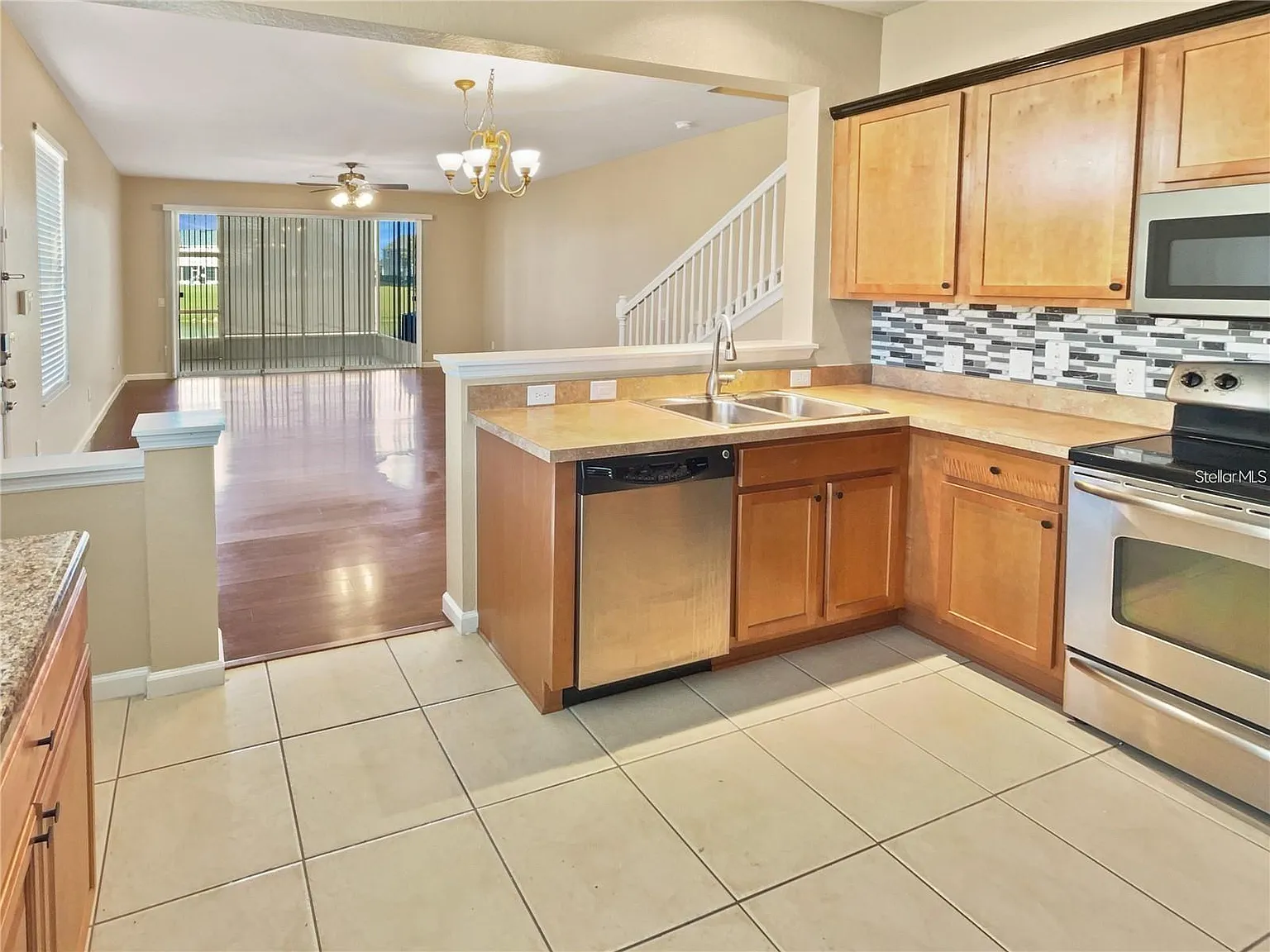 3 bed, 2.5 bath, 1580 sqft, $1,750 — Photo 4