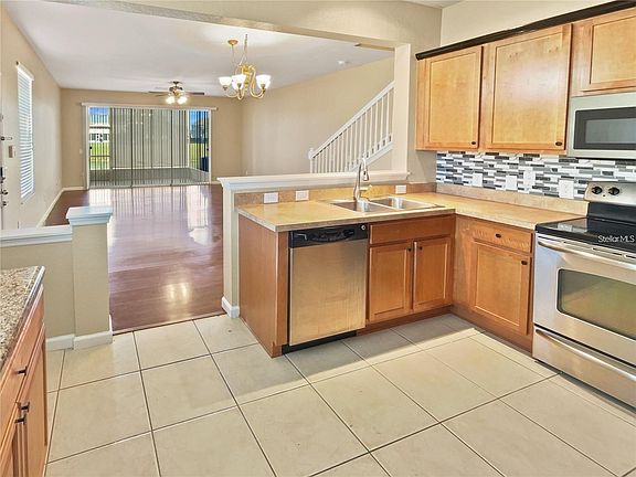 4th image of 4970 SW 45th St