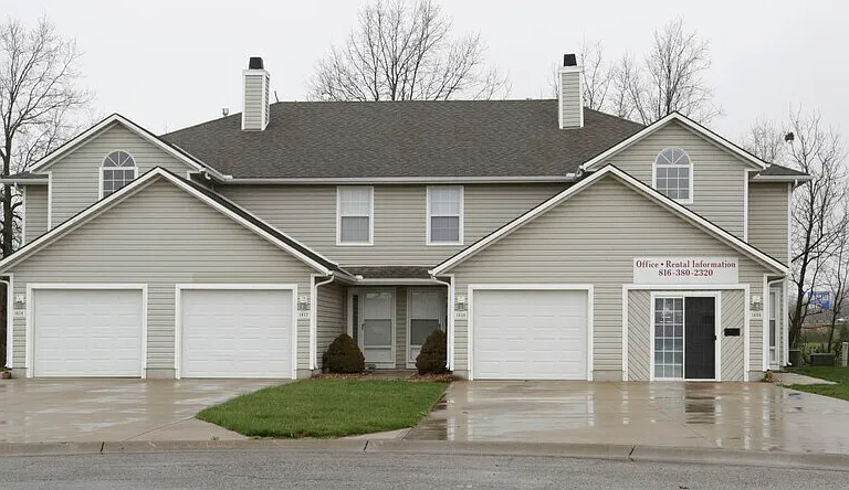 811 Garden Way — Photo 1