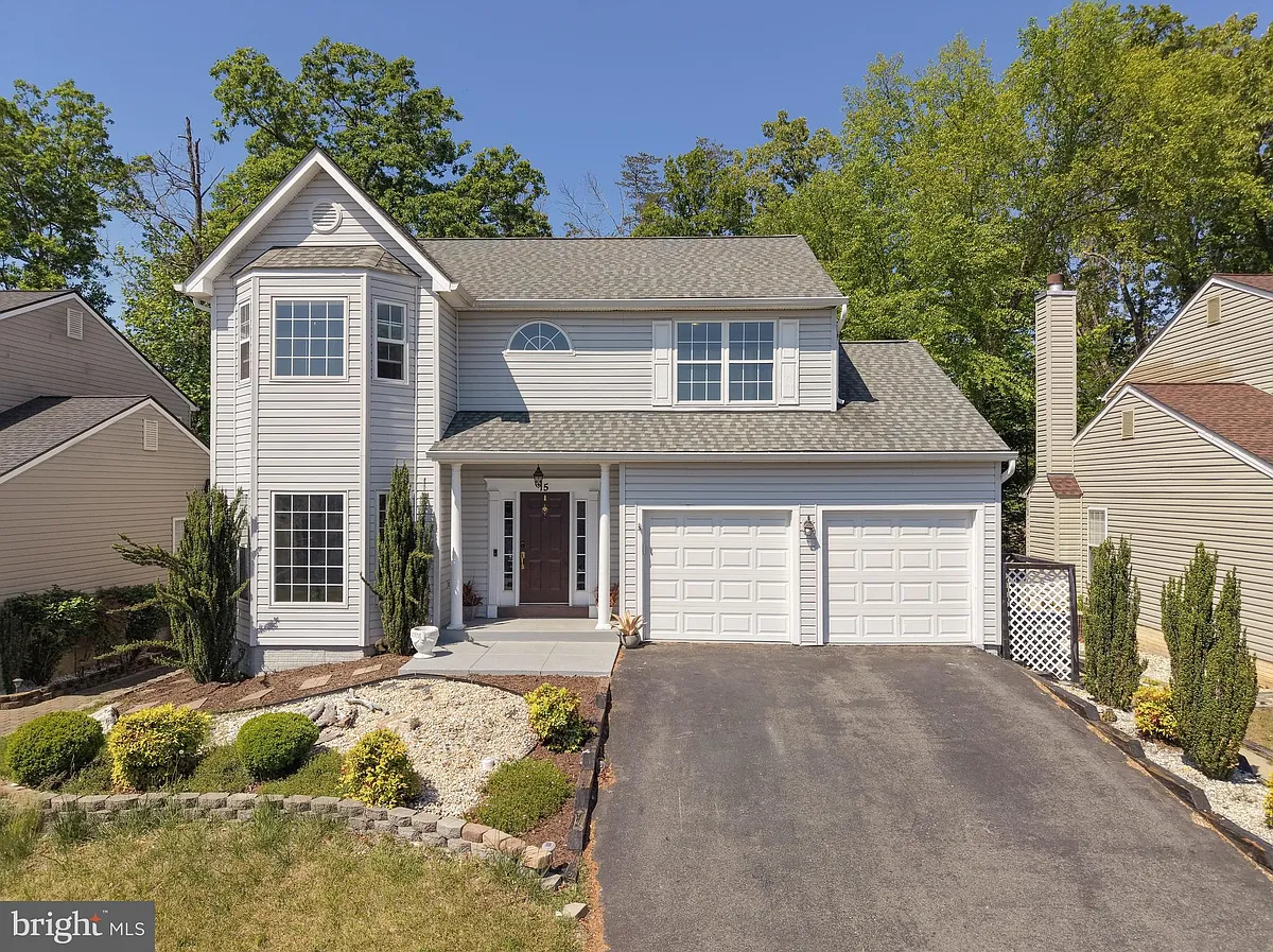 Building Photo - 15 Varone Dr