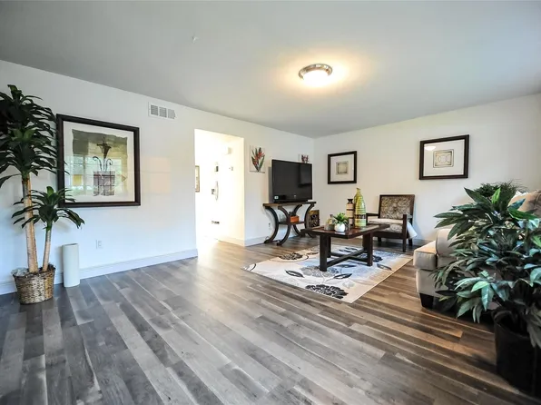 12633 Memorial Dr, Houston, TX