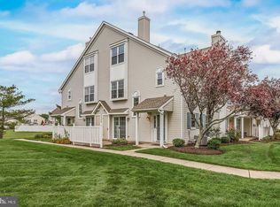 501 Oliphant Ln, Mount Laurel, NJ 08054