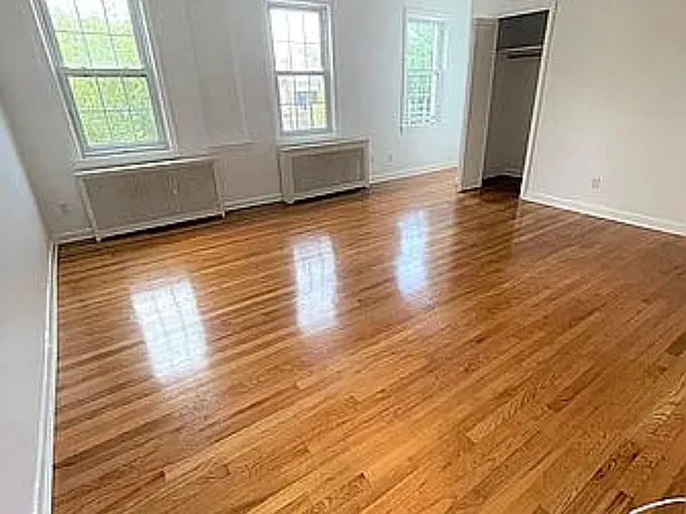 21-27 47th St #2F — Photo 2