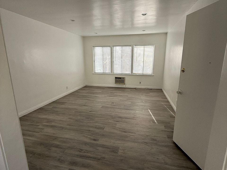 1st image of 311 S Avenue 59 APT 4