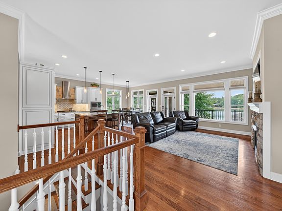 4th image of 104 Saint Christopher Ct