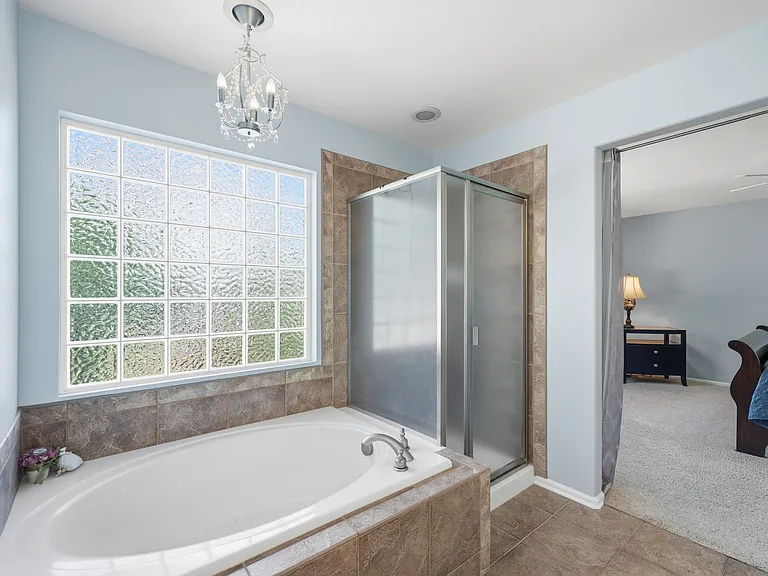 4579 Laurelglen Ln — Photo 6
