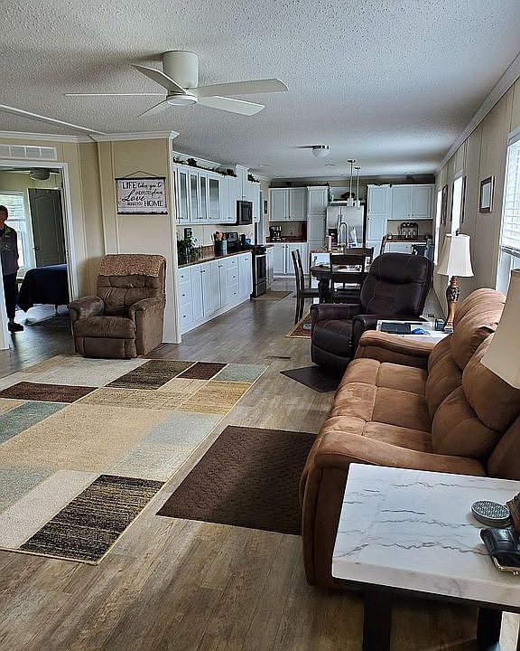Open concept floor plan.