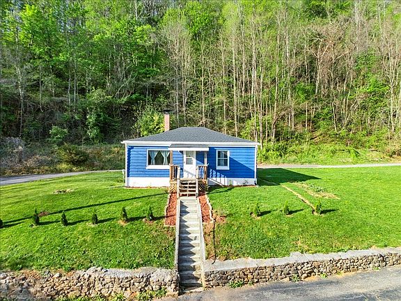 3rd image of 6595 Roanoke Rd