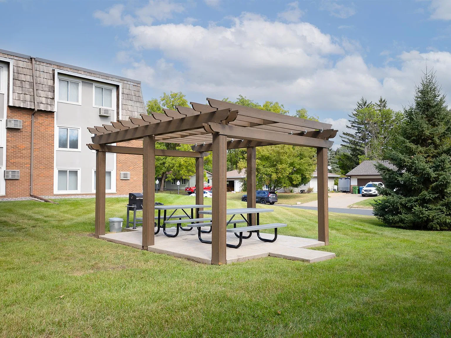 Pike Lake Apartments — Photo 1