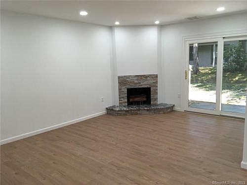 3rd image of 3 Woods Hollow Ct #3