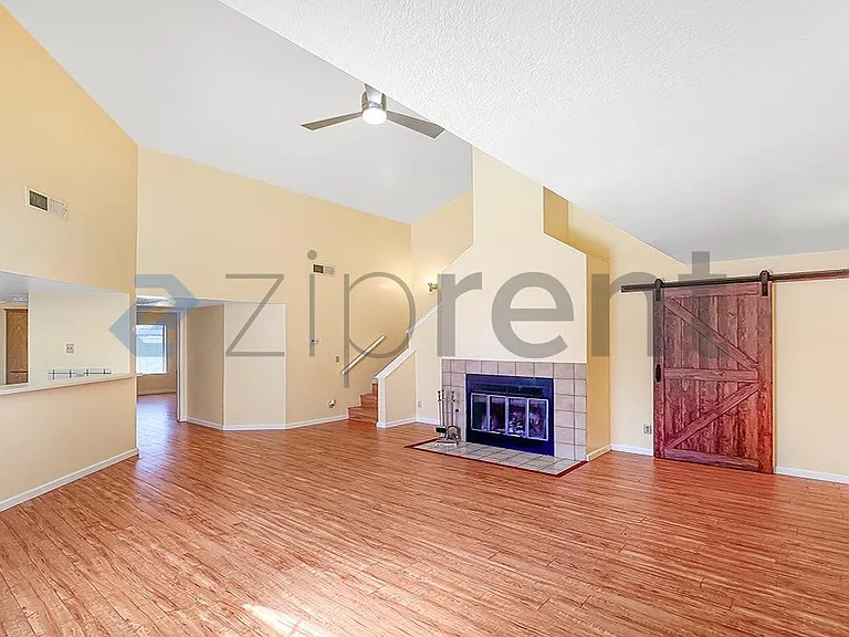 5490 N West Ave #104 — Photo 4
