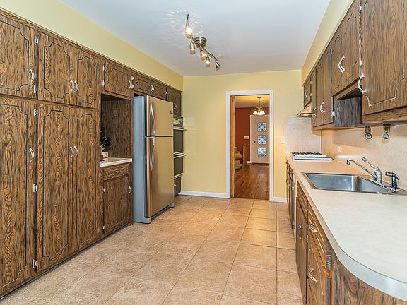 Eat In Kitchen 