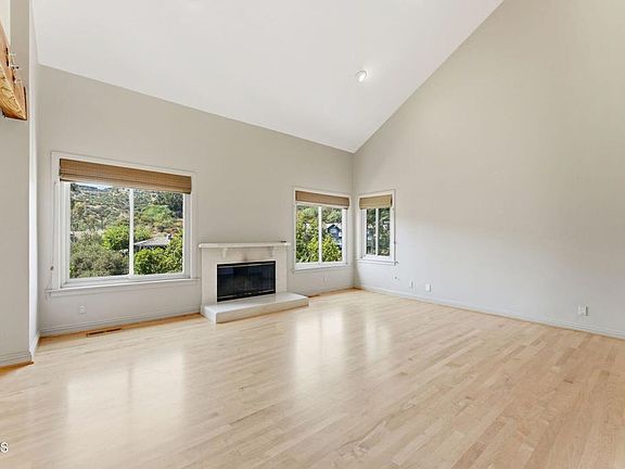 3rd image of 405 Woodcliffe Rd