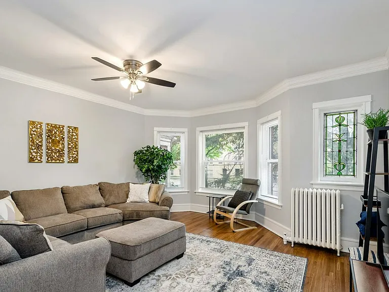 4515 N Ashland Ave — Photo 3