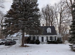 2122 Cedar St, Holt, MI 48842