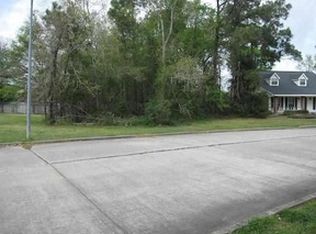 6735 Forest Trail Cir, Beaumont, TX 77713