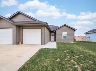 1109 Harbor Dr, Salina, KS 67401
