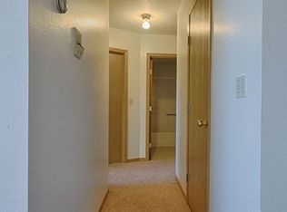 3122 14th St SW APT 6, Minot, ND 58701