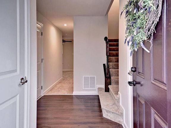 4th image of 104 McCormick Pl
