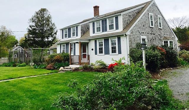 Front of Home with Large Front Yard. 