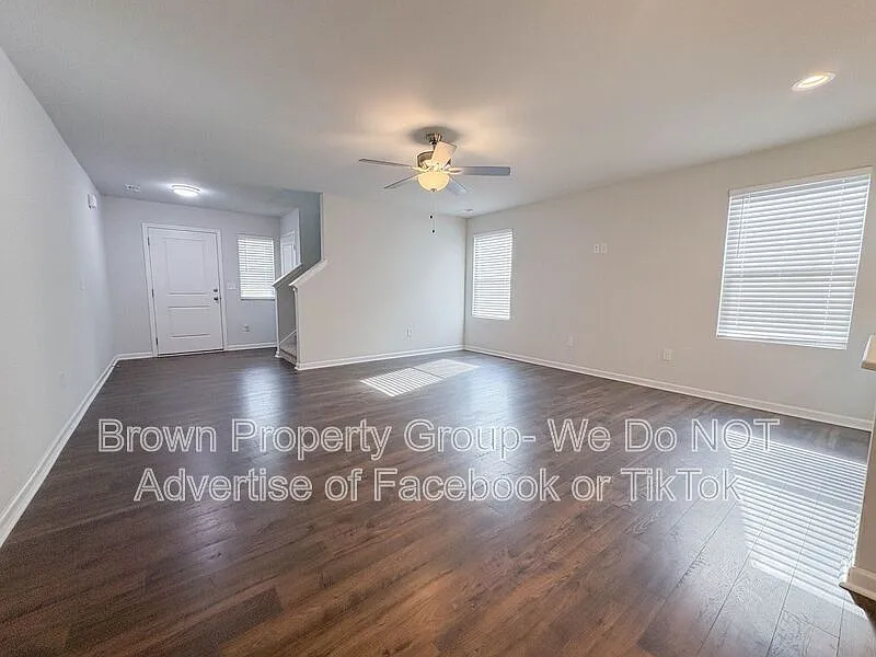 4 bed, 3.0 bath, 2267 sqft, $2,095 — Photo 2