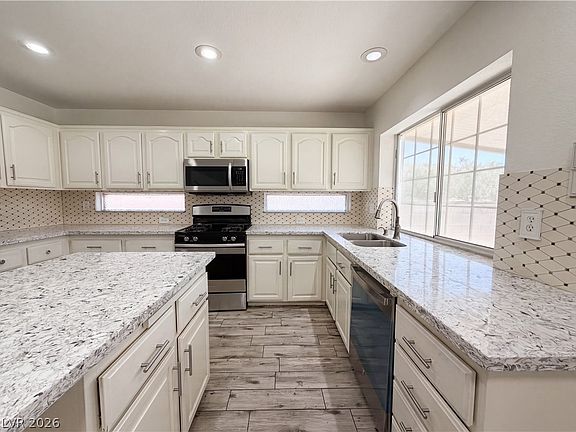 2nd image of 6335 Pavestone Ln