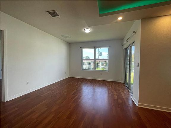 5th image of 1230 NW 208th St