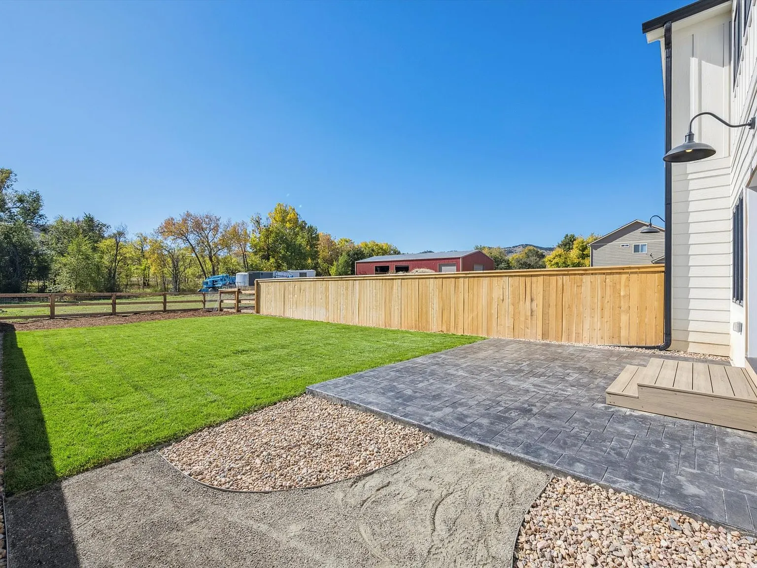 4 bed, 3177 sqft, $4,950 — Photo 3