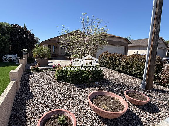 4th image of 2023 E Paradise Ln