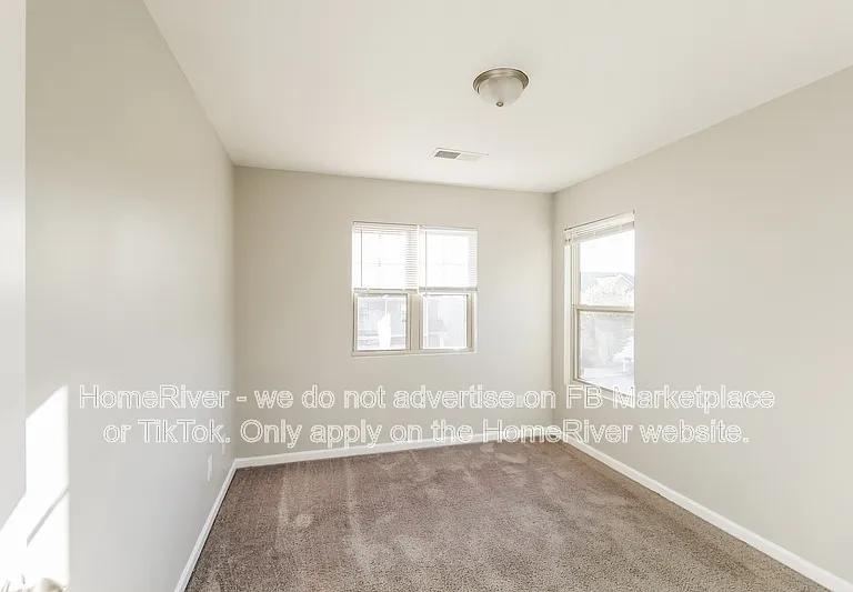 212 Daisy Cir — Photo 8