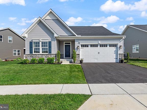 3rd image of 166 Hood Farm Dr