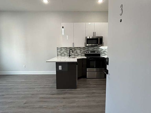 2nd image of 1940 N 22nd St #3
