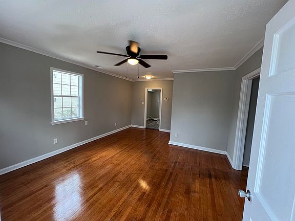 4th image of 359 E Dison Ave