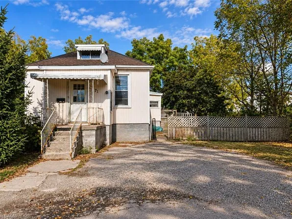 71 Dennis St, Strathroy Caradoc, ON N7G 3L4