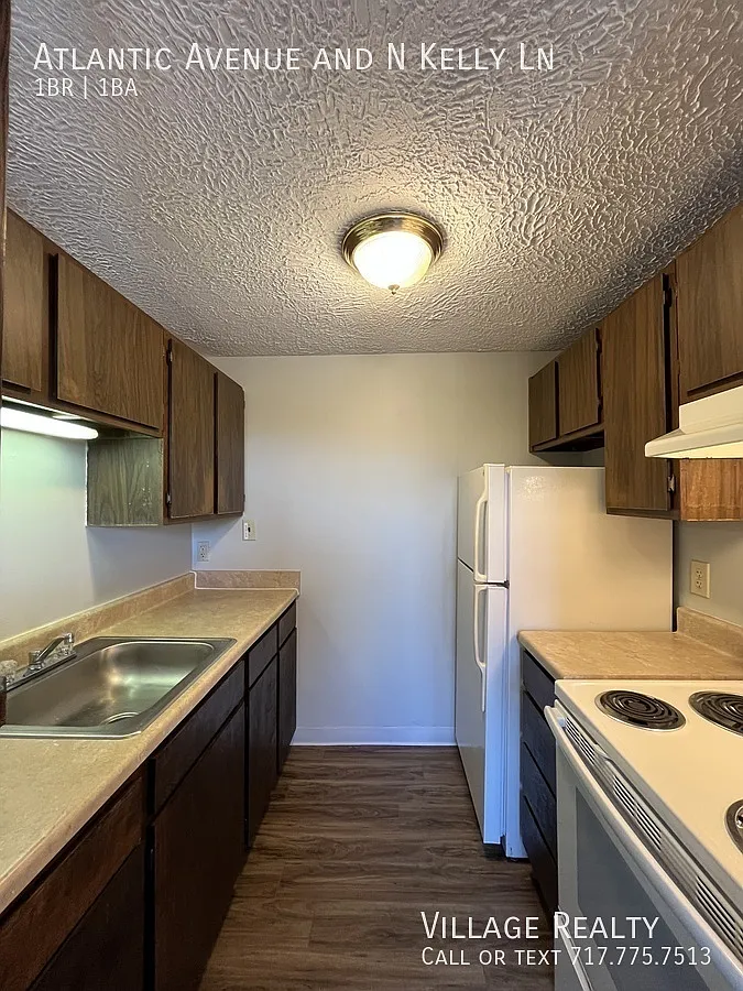 Affordable Red Lion 1-bed with on-site laundry and off-street parking! — Photo 4