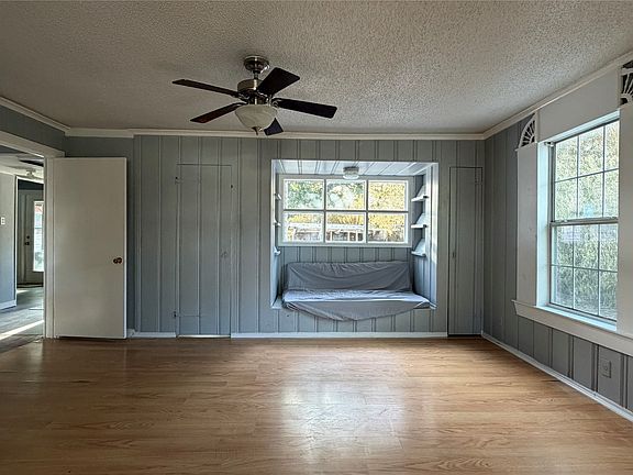 4th image of 2522 N Hughes Ave