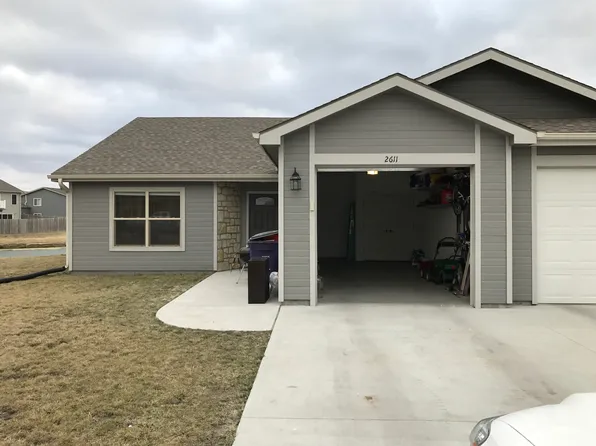 2611 T Dowling Ct, Manhattan, KS 66502