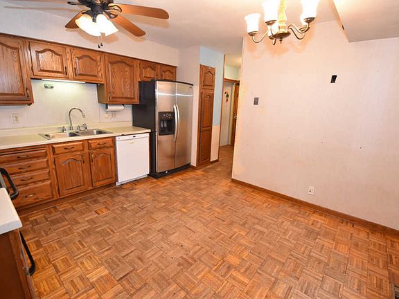 4th image of 1126 Millburn Ct