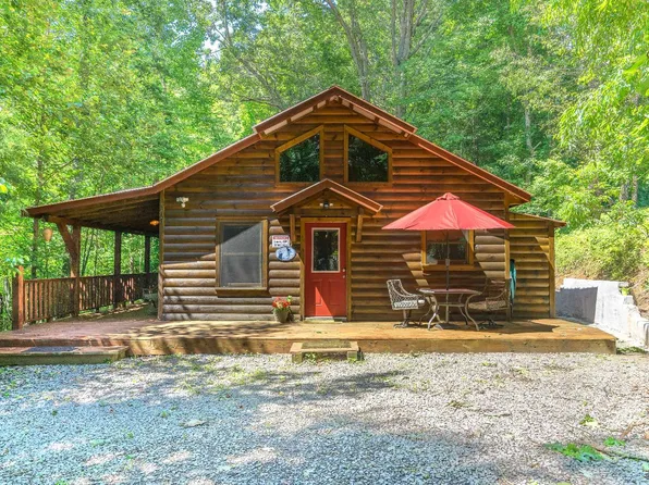 300 Sawyers Cv, Murphy, NC 28906