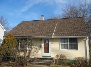 34 Plymouth Dr, Iselin, NJ 08830