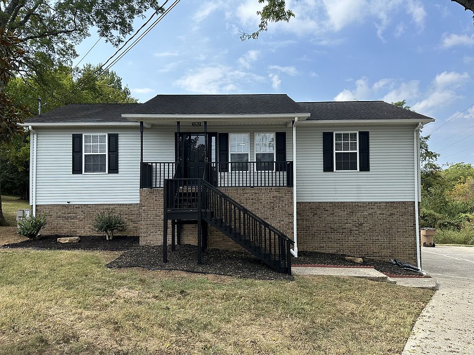 1st image of 2112 Oakwood Ave