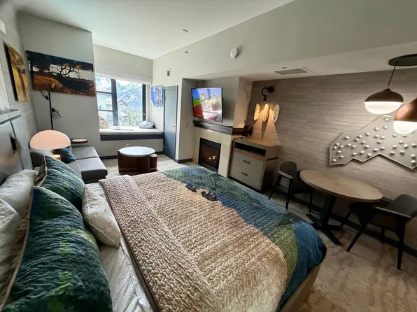 50 Hillside Dr #717, Mammoth Lakes, CA 93546