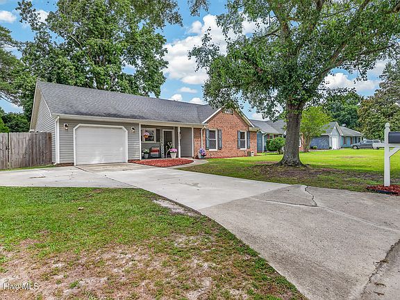 3rd image of 110 Woodbridge Court