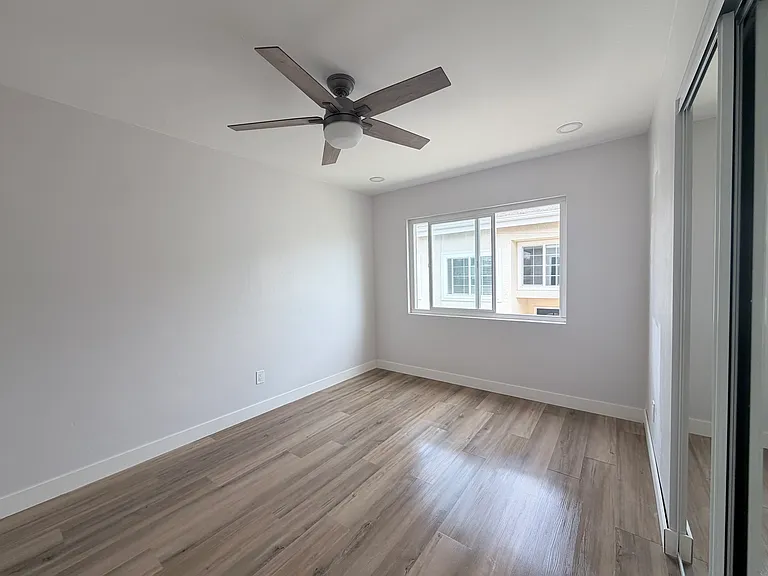 4945 Brighton Ave — Photo 19