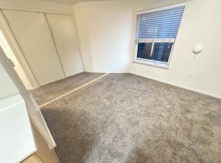 425 Vine St APT 612, Seattle, WA 98121