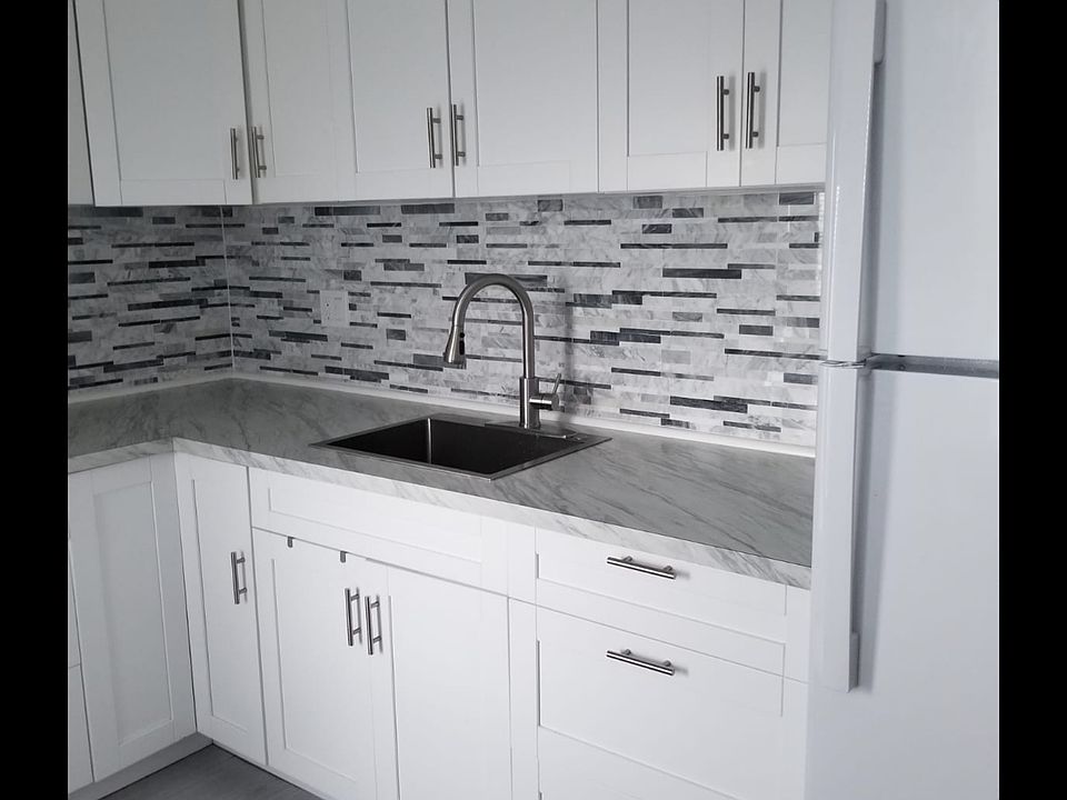 1st image of 700 NE 14th Ave
