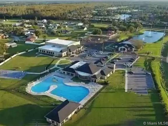 3rd image of 318 Amberjack Ct