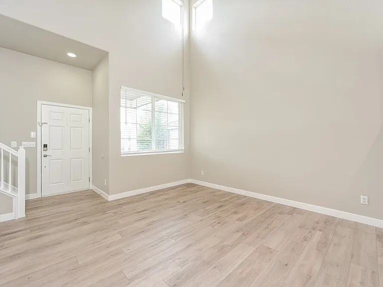 24762 E Wyoming Cir — Photo 5