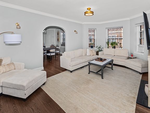 5th image of 220 S Maple Ave APT 42