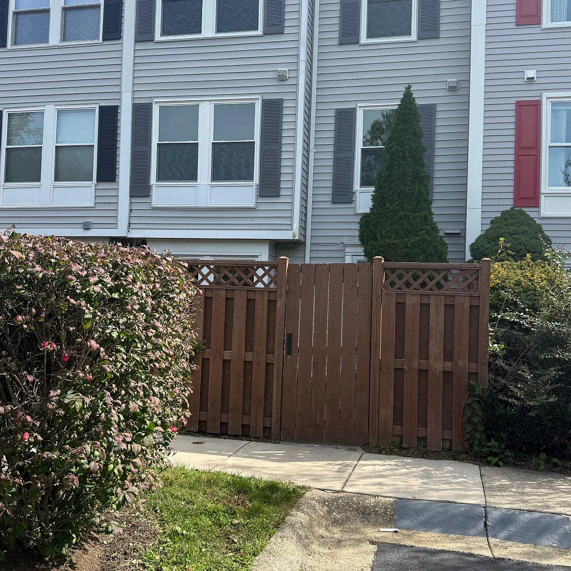 Dumont Oaks — Photo 2